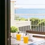 With Private Pool, Stunning View And Just 5 Min Walk From The *