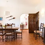 빌라 With Private Pool, Stunning View And Just 5 Min Walk From The *