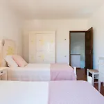 빌라 With Private Pool, Stunning View And Just 5 Min Walk From The *