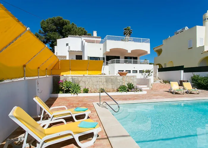 With Private Pool, Stunning View And Just 5 Min Walk From The Villa