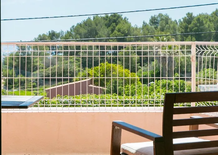 Villa With Private Pool, Stunning View And Just 5 Min Walk From The