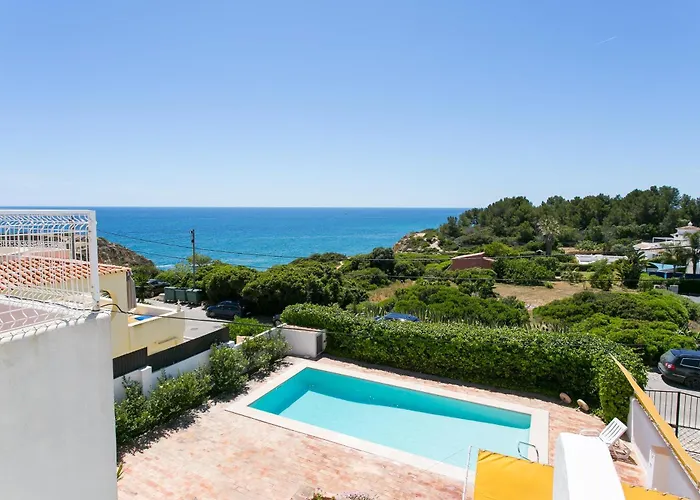 With Private Pool, Stunning View And Just 5 Min Walk From The