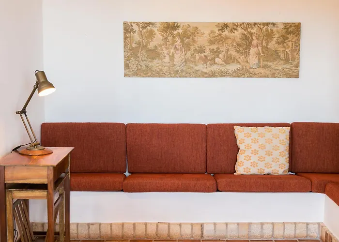 With Private Pool, Stunning View And Just 5 Min Walk From The Villa *
