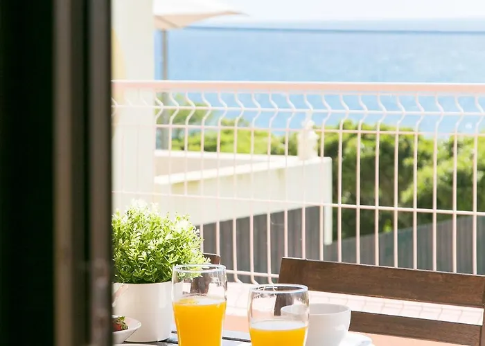 With Private Pool, Stunning View And Just 5 Min Walk From The *