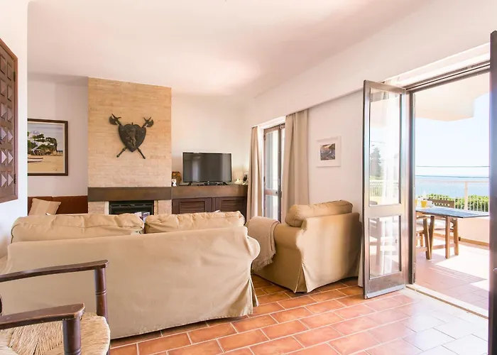 With Private Pool, Stunning View And Just 5 Min Walk From The * Carvoeiro (Lagoa)