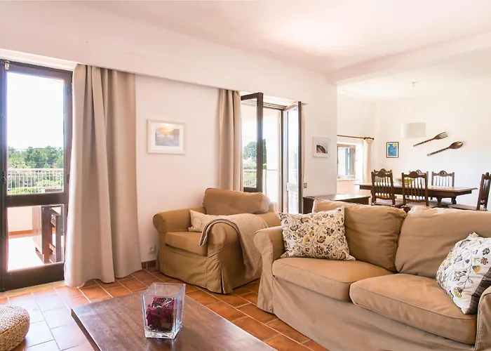 With Private Pool, Stunning View And Just 5 Min Walk From The