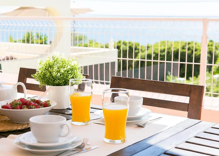 Villa With Private Pool, Stunning View And Just 5 Min Walk From The Carvoeiro (Lagoa)