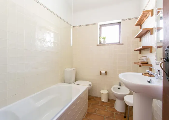 Villa With Private Pool, Stunning View And Just 5 Min Walk From The *