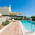 With Private Pool, Stunning View And Just 5 Min Walk From The Villa Carvoeiro (Lagoa)