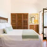 Villa With Private Pool, Stunning View And Just 5 Min Walk From The