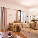 With Private Pool, Stunning View And Just 5 Min Walk From The