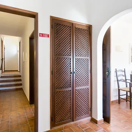 Villa Carvoeiro With Private Pool, Stunning View And Just 5 Min Walk From The Carvoeiro (Lagoa)