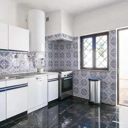 Villa Carvoeiro With Private Pool, Stunning View And Just 5 Min Walk From The Carvoeiro (Lagoa)
