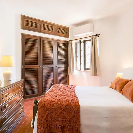 With Private Pool, Stunning View And Just 5 Min Walk From The Carvoeiro (Lagoa)