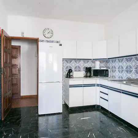 Villa With Private Pool, Stunning View And Just 5 Min Walk From The