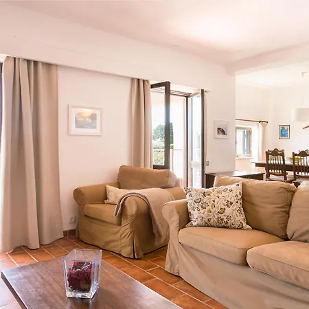 Spacious Private With Pool, Sea View & Walkable Access