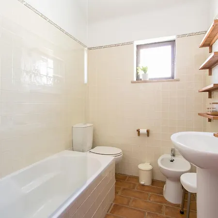 Villa Carvoeiro With Private Pool, Stunning View And Just 5 Min Walk From The *