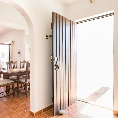 Carvoeiro With Private Pool, Stunning View And Just 5 Min Walk From The *